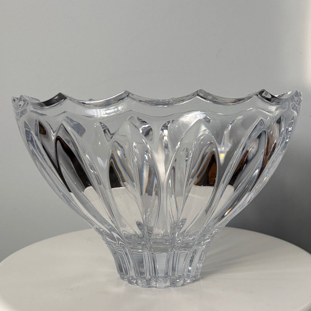 Elegant Clear Glass Decorative Bowl